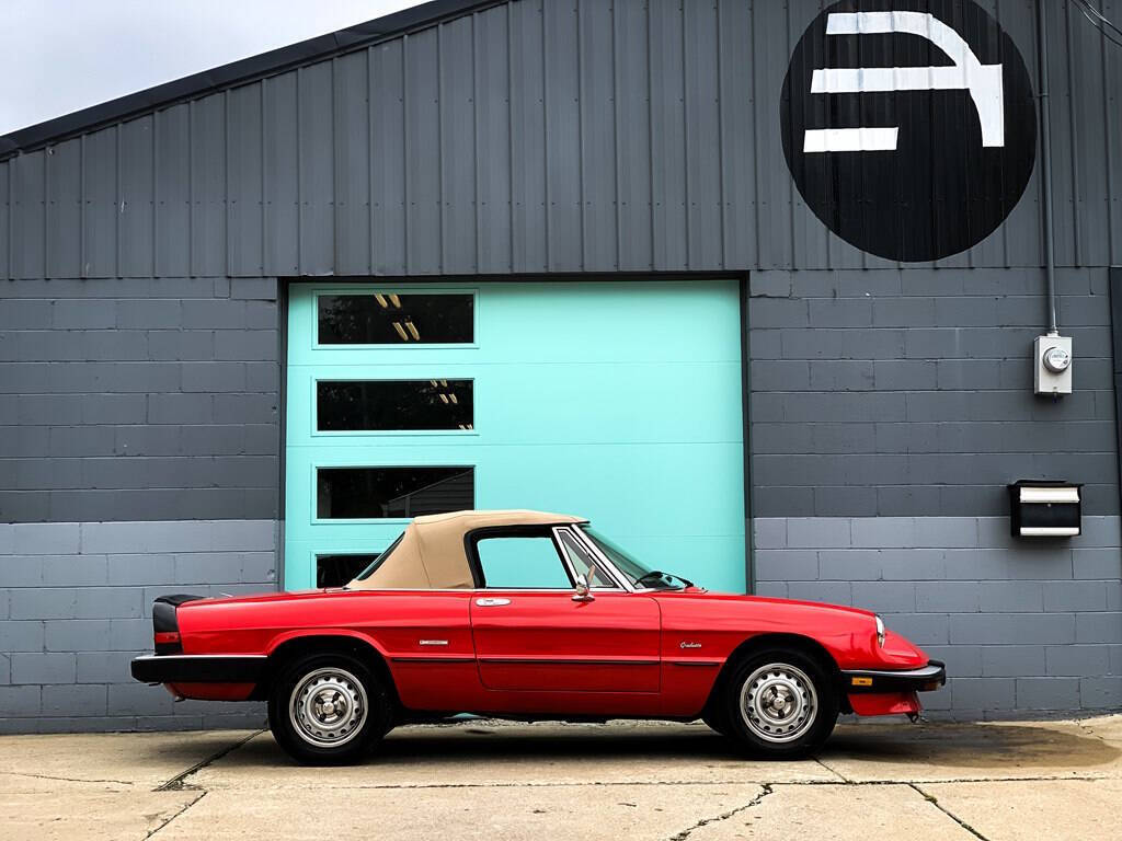 Alfa-Romeo-Spider-1987-Convertible-13