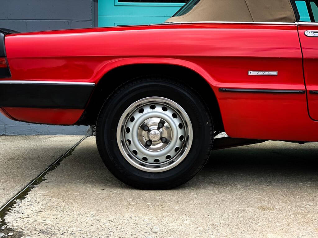 Alfa-Romeo-Spider-1987-Convertible-15