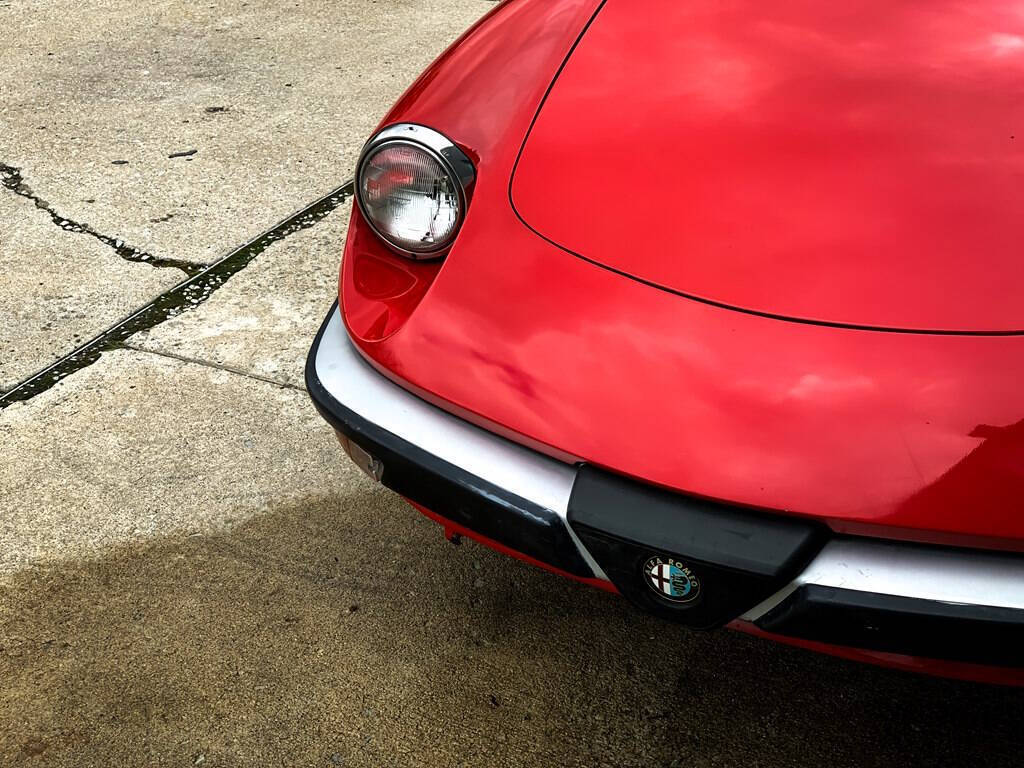 Alfa-Romeo-Spider-1987-Convertible-18