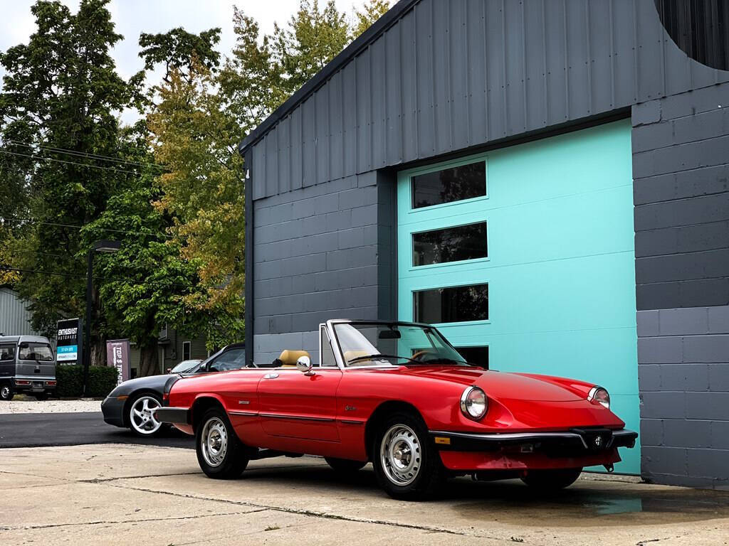 Alfa-Romeo-Spider-1987-Convertible-23