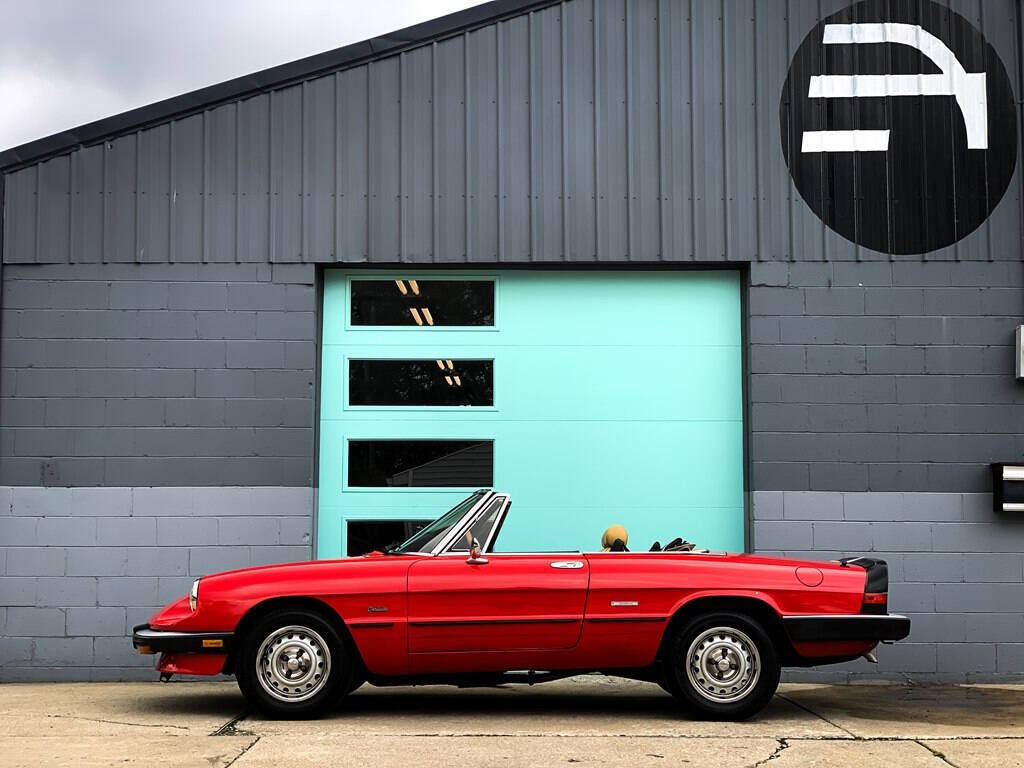 Alfa-Romeo-Spider-1987-Convertible-3