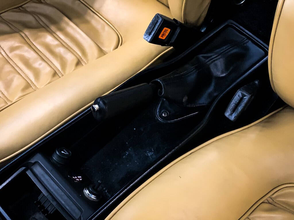 Alfa-Romeo-Spider-1987-Convertible-31