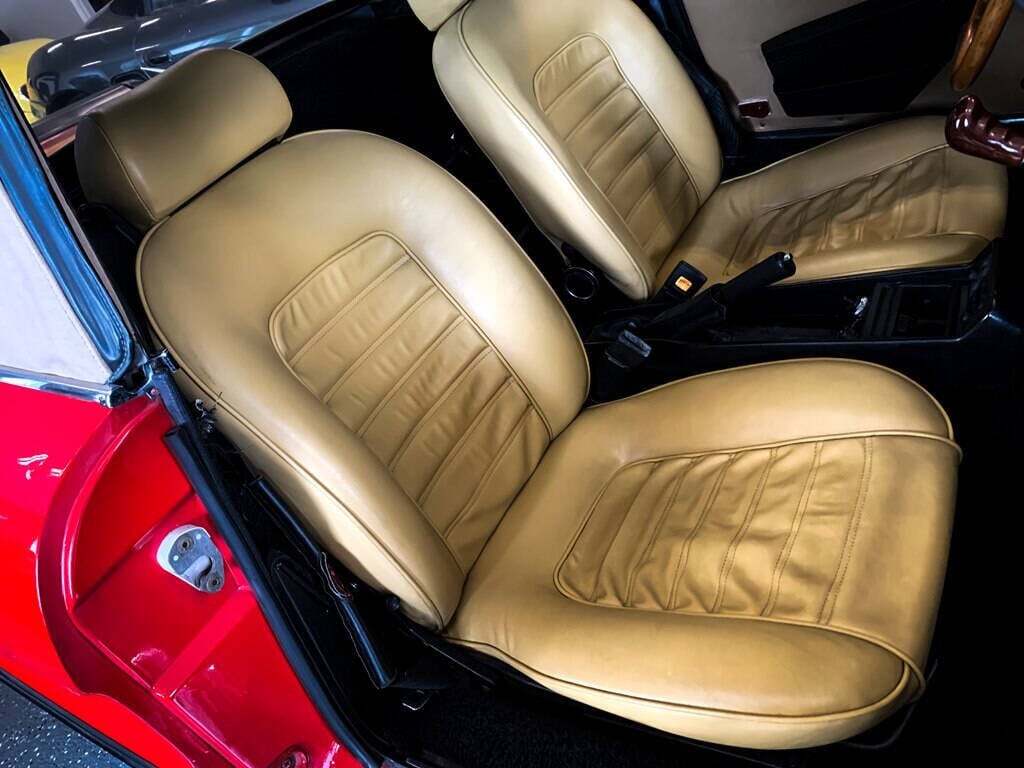 Alfa-Romeo-Spider-1987-Convertible-35