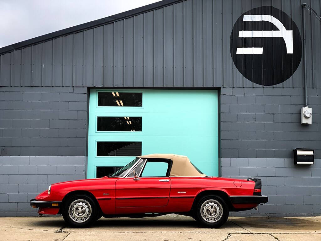 Alfa-Romeo-Spider-1987-Convertible-6