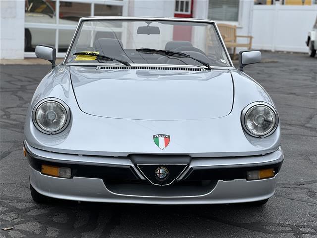Alfa-Romeo-Spider-Quadrifoglio-1987-1