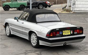 Alfa-Romeo-Spider-Quadrifoglio-1987-13