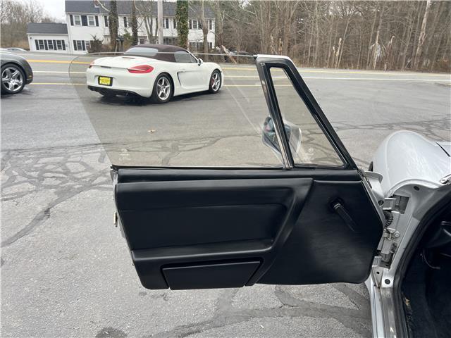 Alfa-Romeo-Spider-Quadrifoglio-1987-19