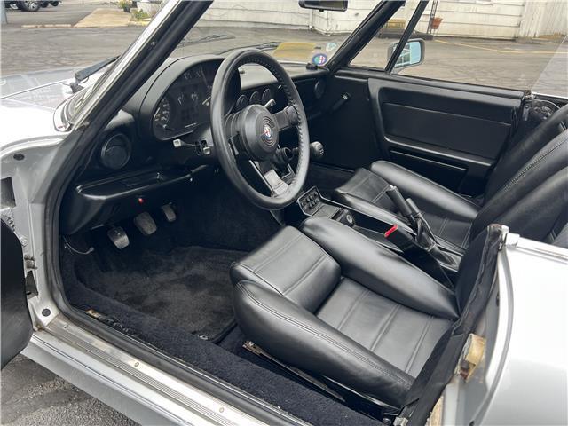 Alfa-Romeo-Spider-Quadrifoglio-1987-21