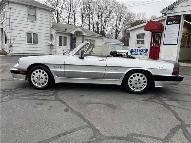 Alfa-Romeo-Spider-Quadrifoglio-1987-3