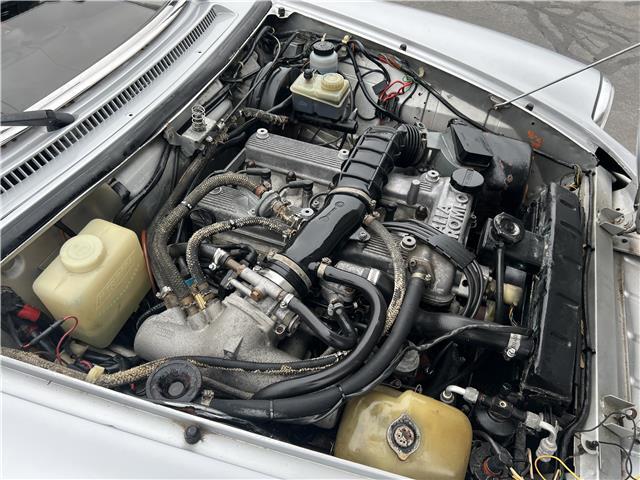 Alfa-Romeo-Spider-Quadrifoglio-1987-35