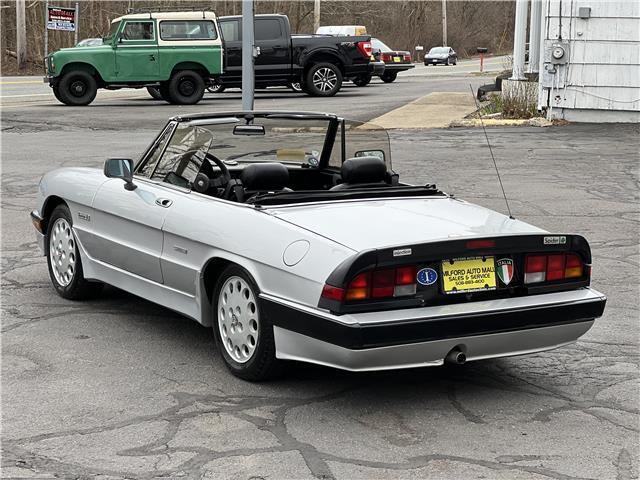 Alfa-Romeo-Spider-Quadrifoglio-1987-4