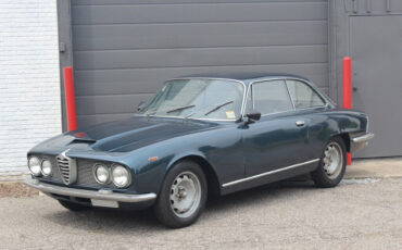 Alfa-Romeo-Sprint-2600-1966-Coupe-10