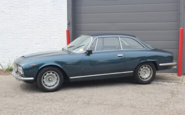 Alfa-Romeo-Sprint-2600-1966-Coupe-8