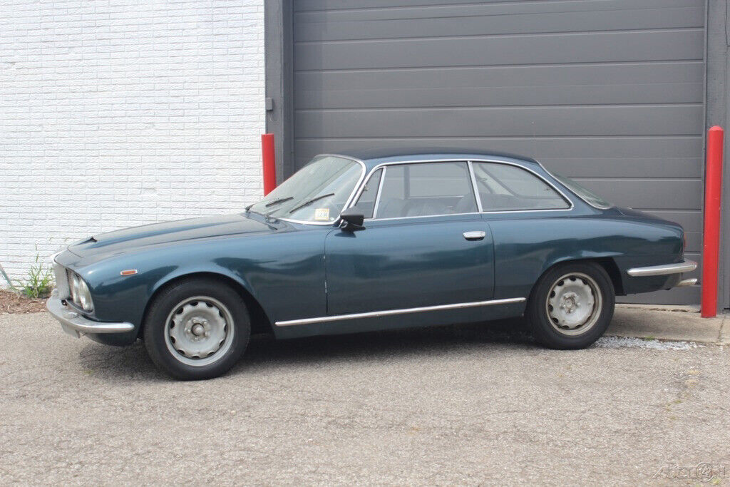 Alfa-Romeo-Sprint-2600-1966-Coupe-8