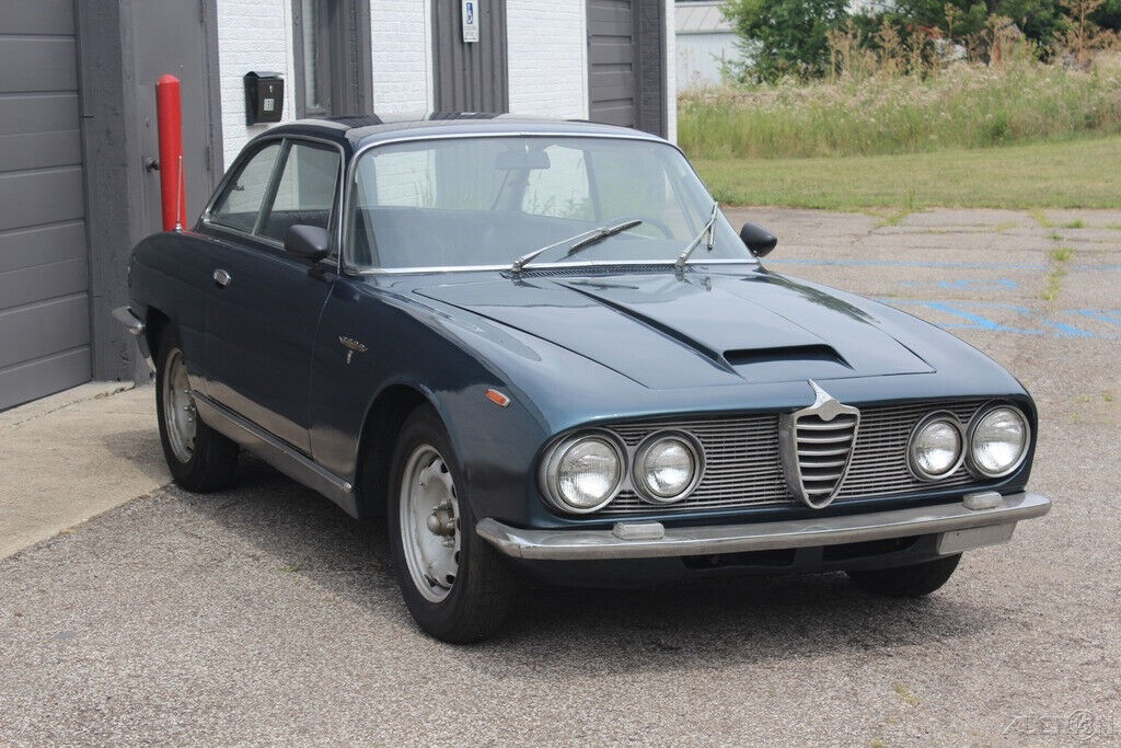 Alfa-Romeo-Sprint-2600-1966-Coupe
