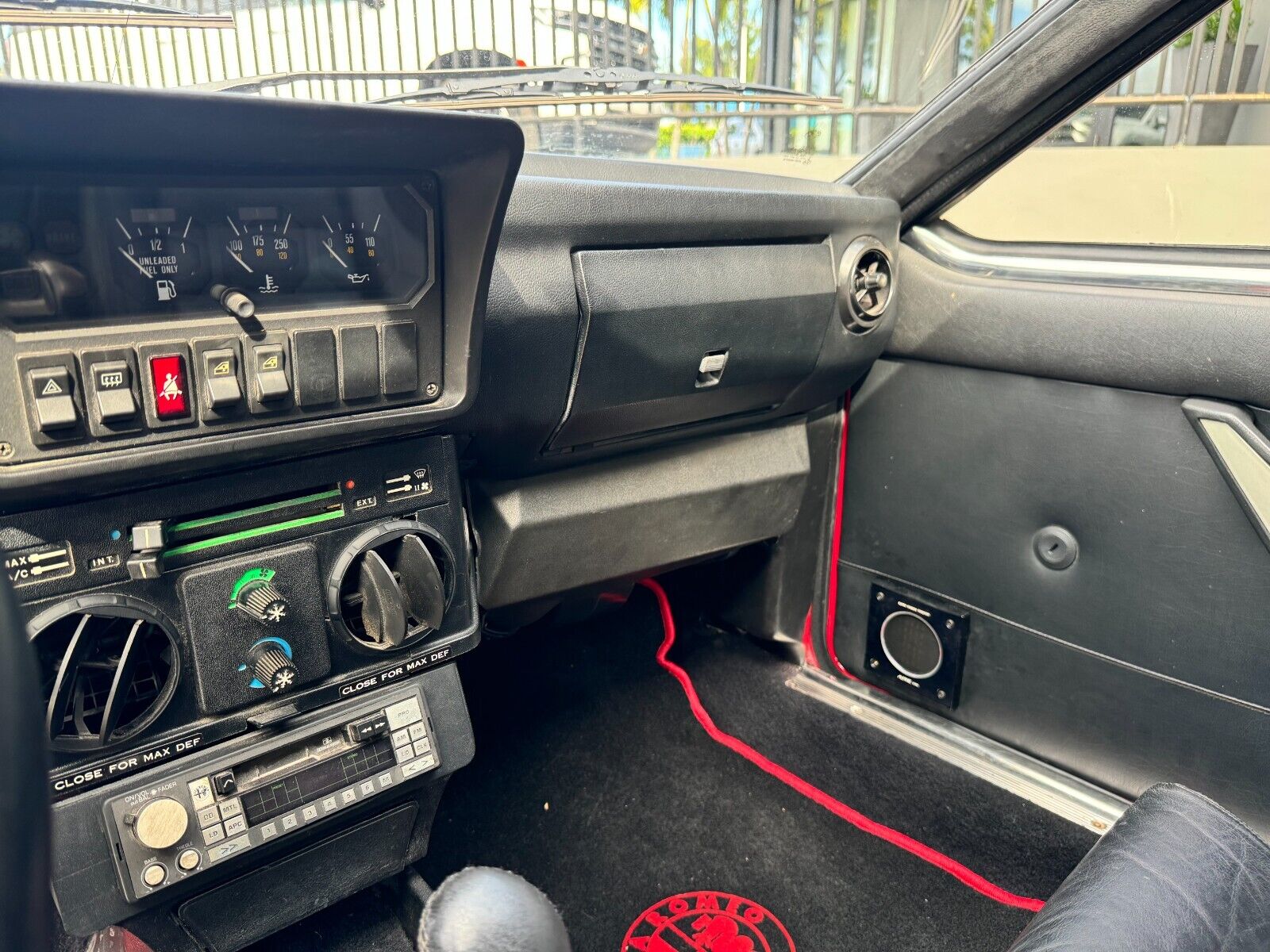 Alfa-Romeo-gtv6-1986-Hatchback-30