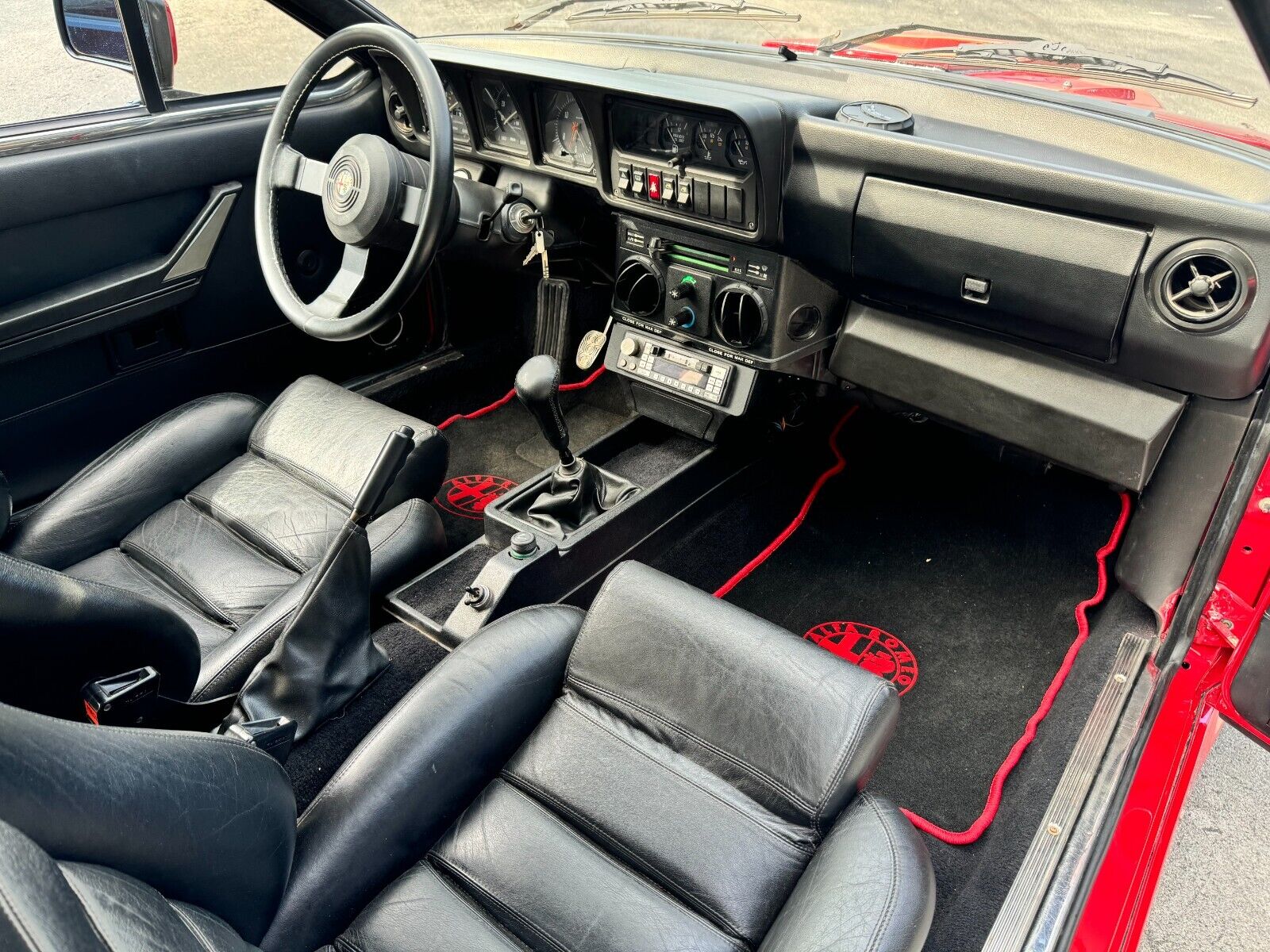 Alfa-Romeo-gtv6-1986-Hatchback-31