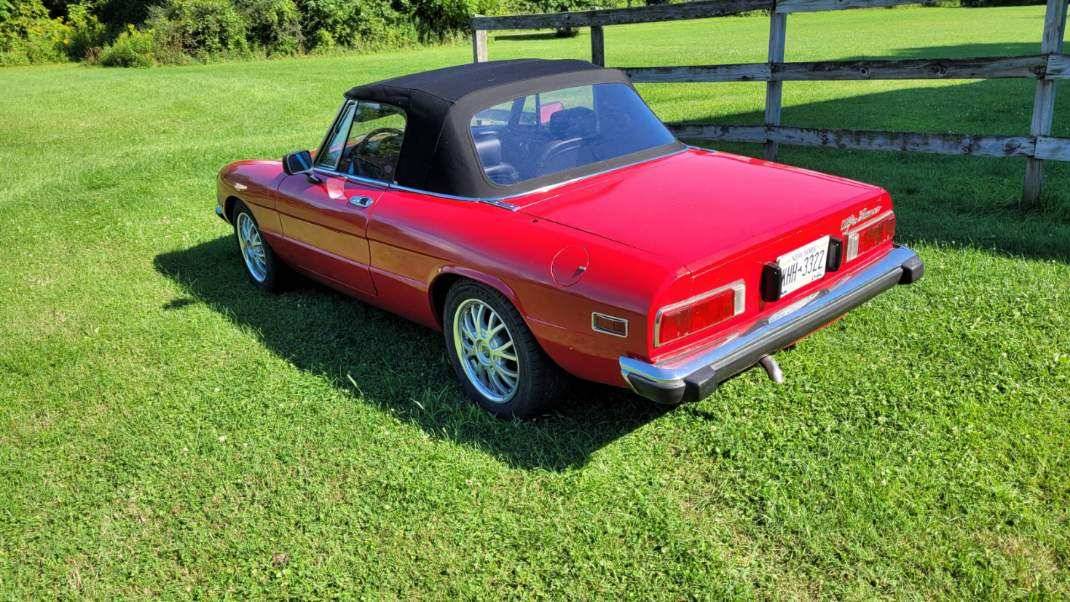 Alfa-romeo-Spider-1973-red-1