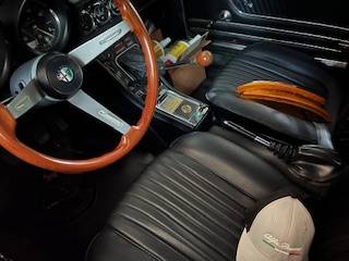 Alfa-romeo-Spider-1973-red-21