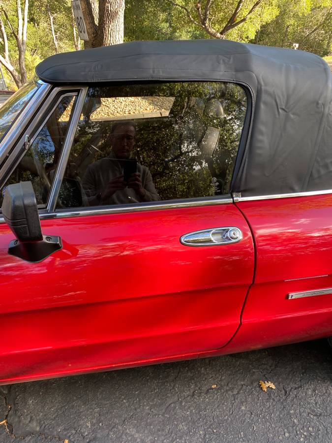 Alfa-romeo-Spider-veloce-1986-red-11
