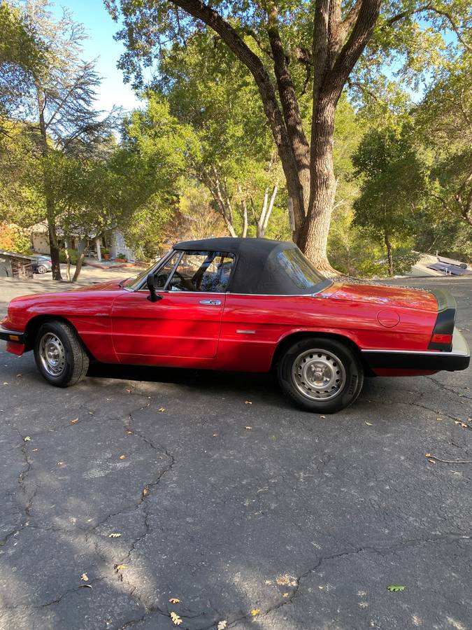 Alfa-romeo-Spider-veloce-1986-red-13