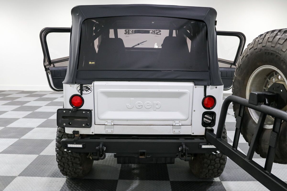 American-CJ7-1981-Jeep-11