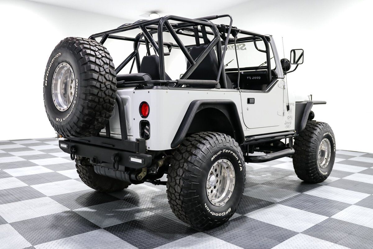 American-CJ7-1981-Jeep-12