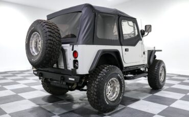 American-CJ7-1981-Jeep-13