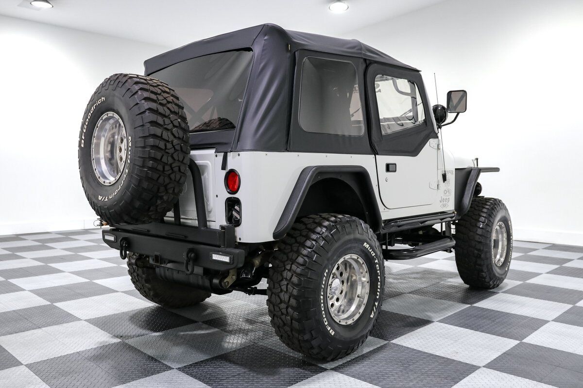 American-CJ7-1981-Jeep-13