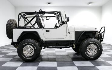 American-CJ7-1981-Jeep-14