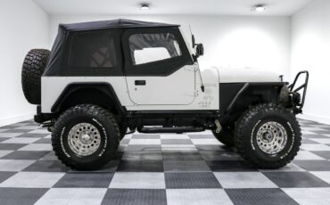 American-CJ7-1981-Jeep-15