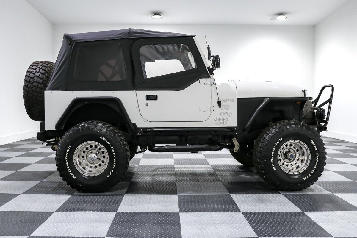American-CJ7-1981-Jeep-15