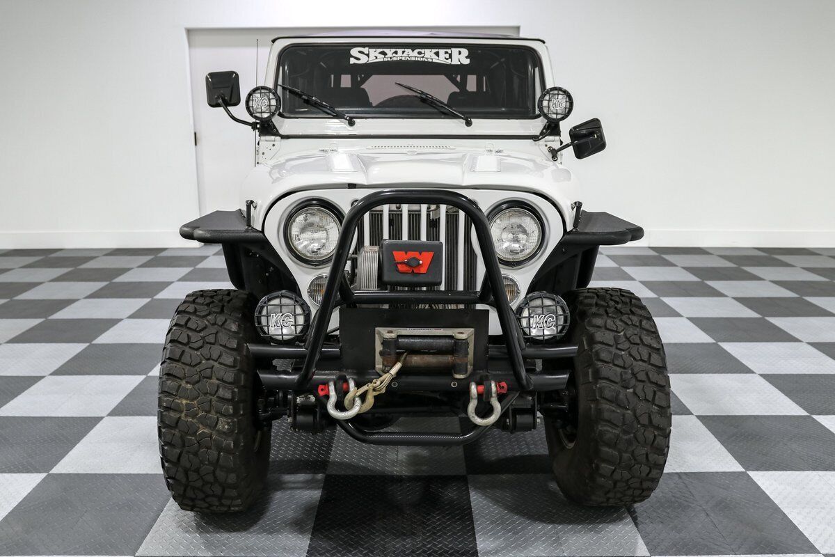 American-CJ7-1981-Jeep-2