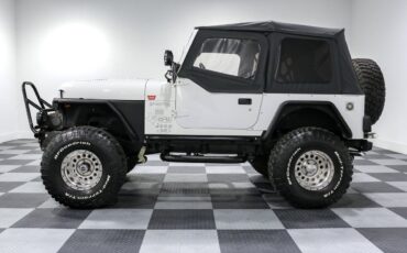 American-CJ7-1981-Jeep-6