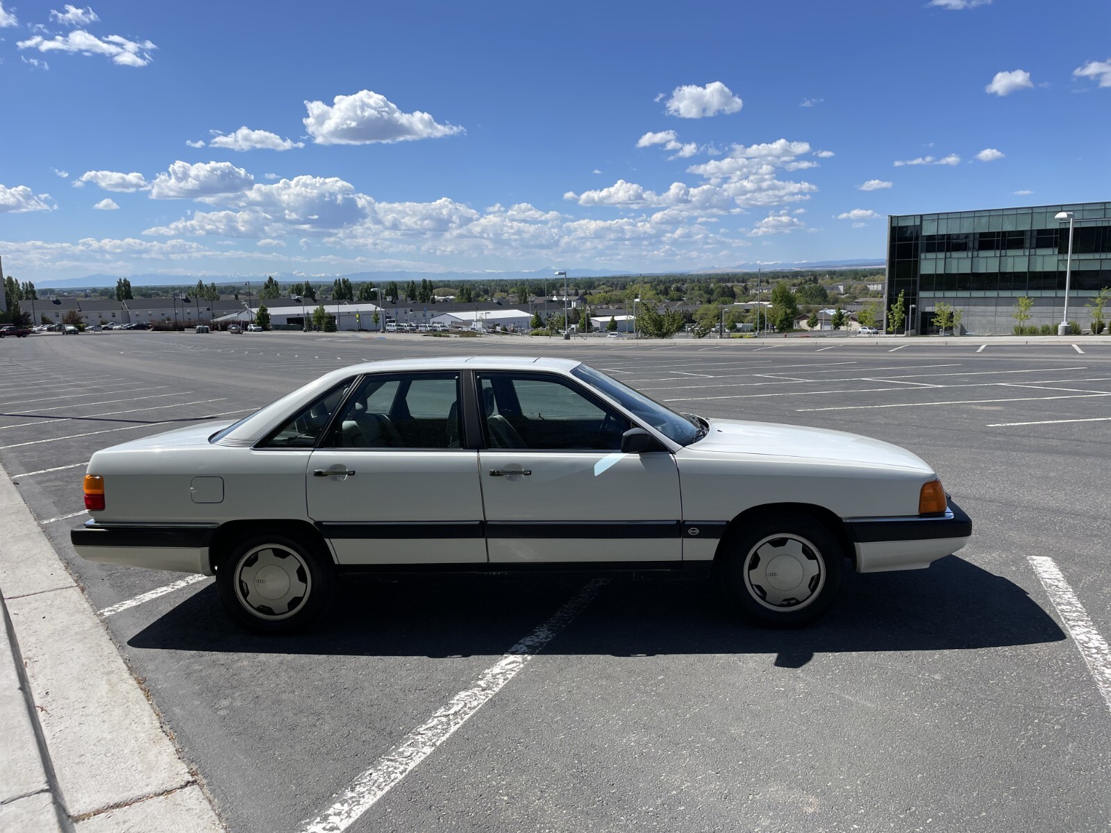 Audi-5000-Quattro-1987-Sedan-2