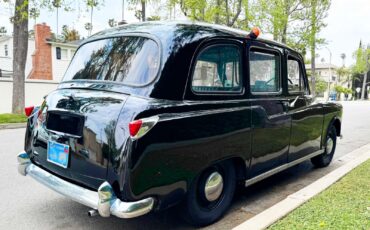 Austin-FX4-London-Taxi-1966-Taxi-2