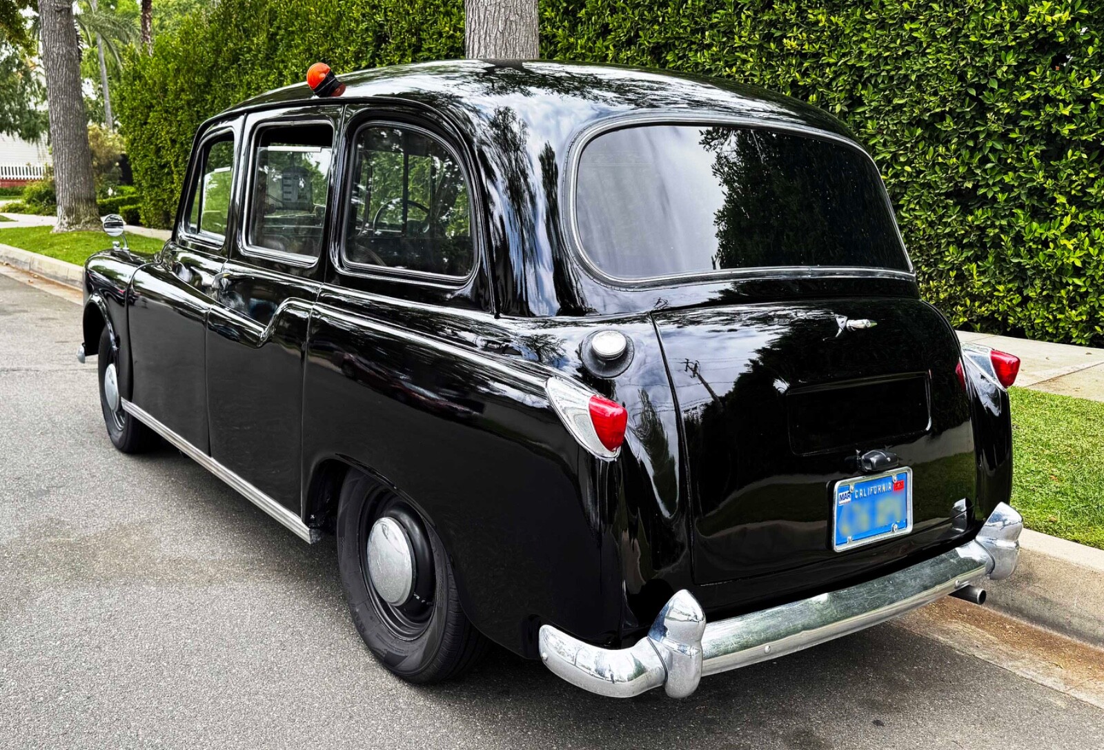 Austin-FX4-London-Taxi-1966-Taxi-3