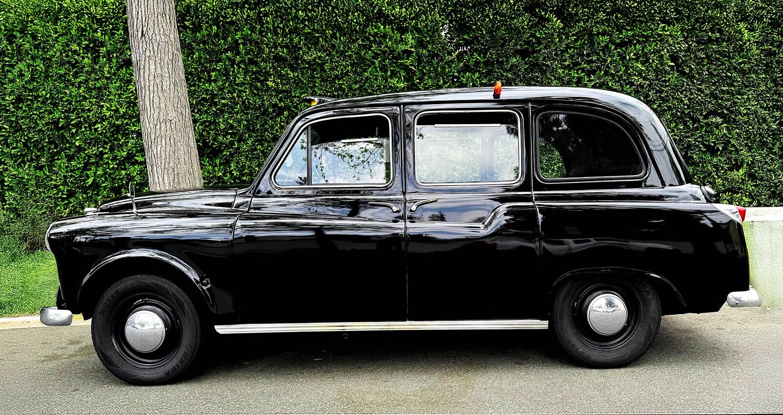 Austin-FX4-London-Taxi-1966-Taxi-4