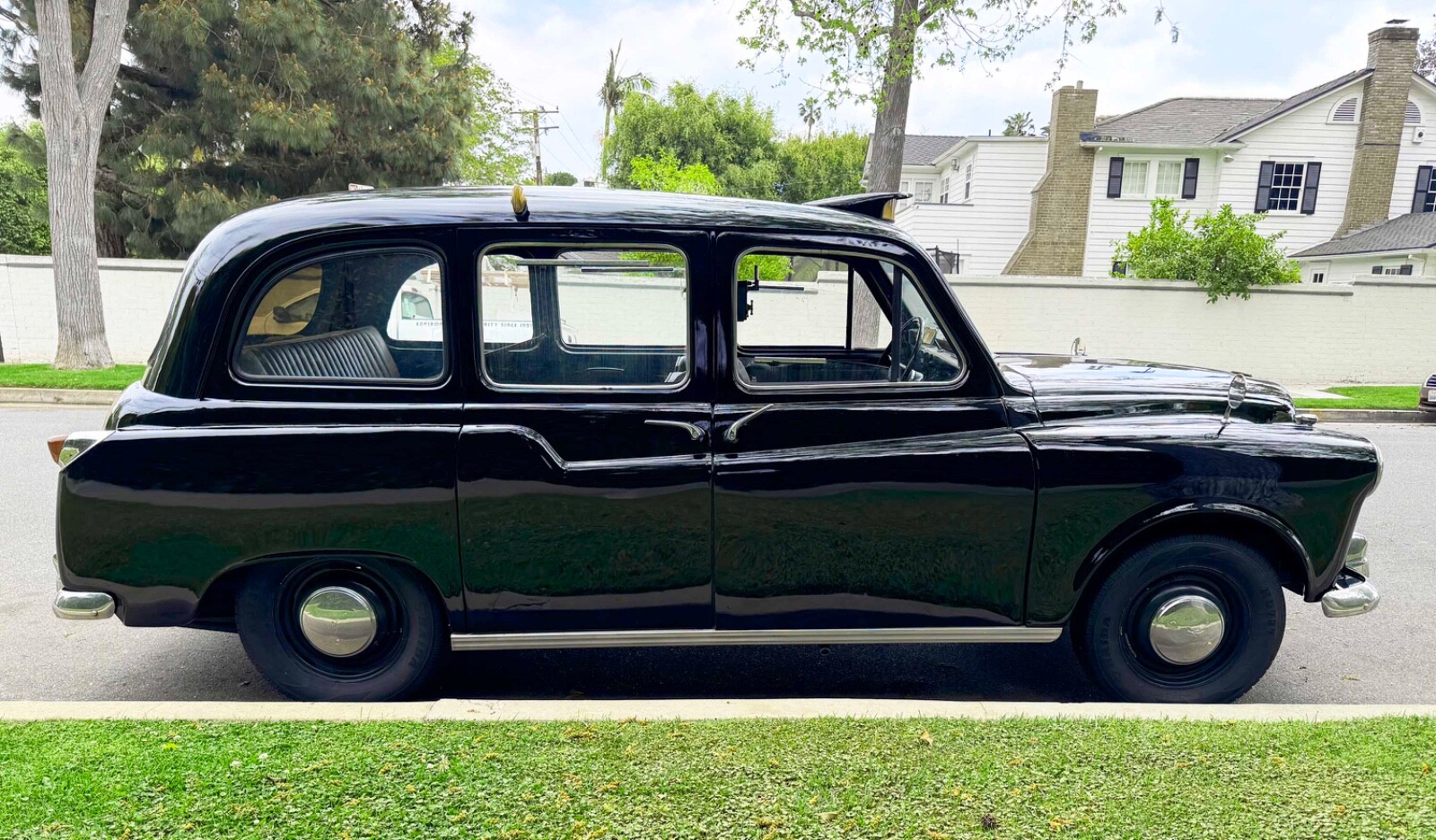 Austin-FX4-London-Taxi-1966-Taxi-5
