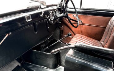 Austin-FX4-London-Taxi-1966-Taxi-8
