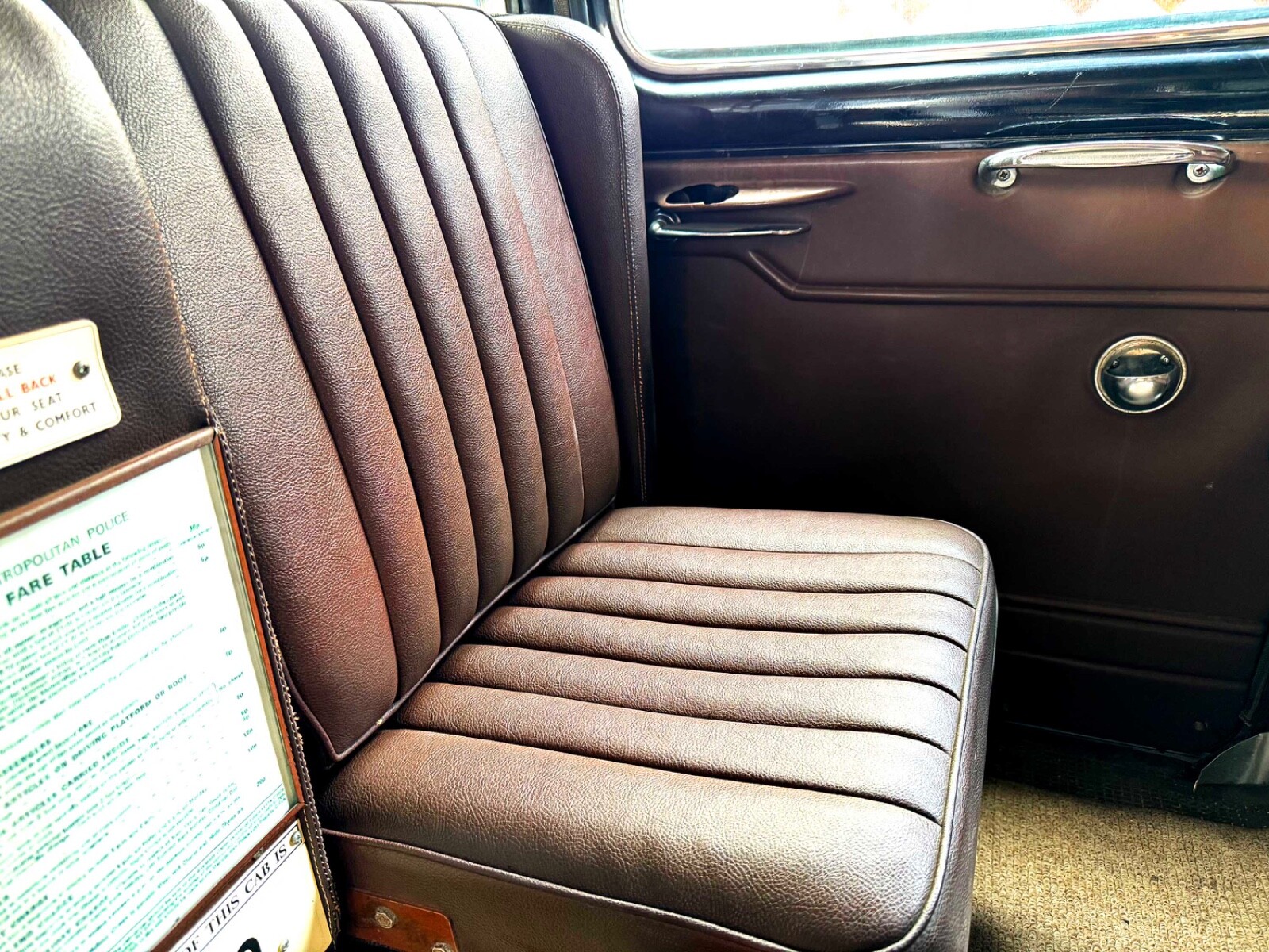 Austin-FX4-London-Taxi-1966-Taxi-9