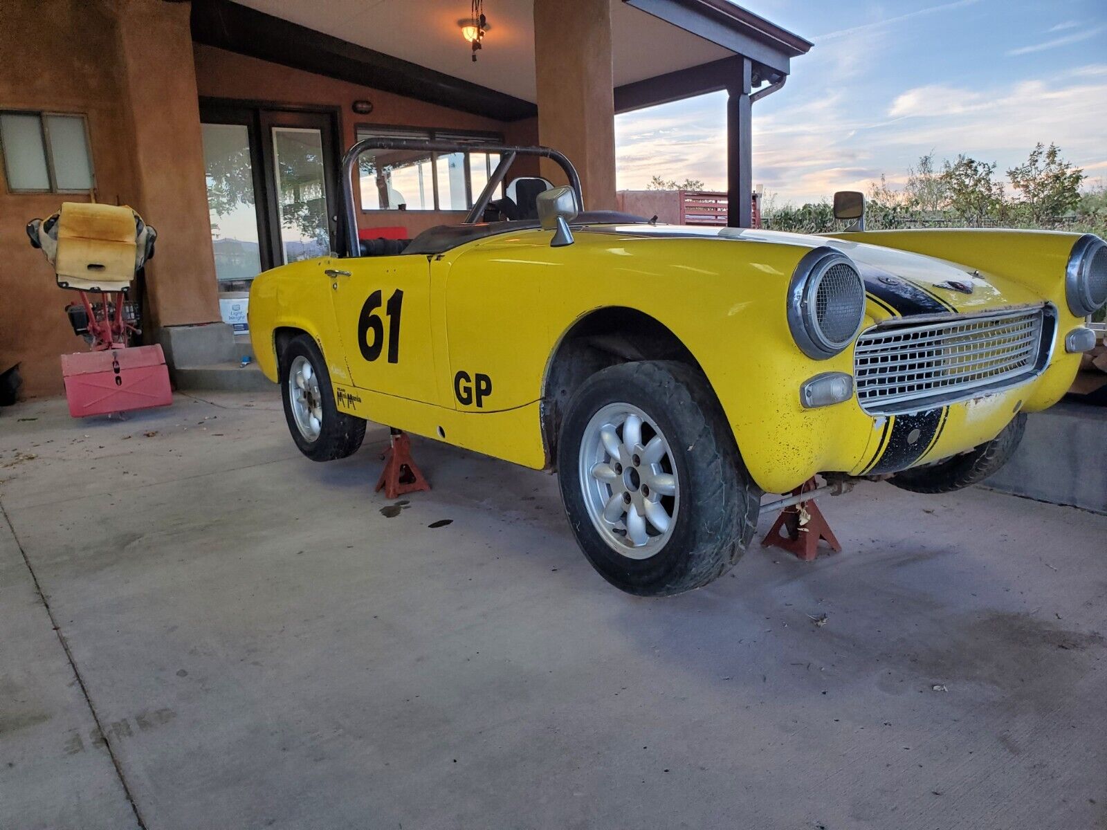 Austin-Healey-Sprite-1965-Race-Car-4