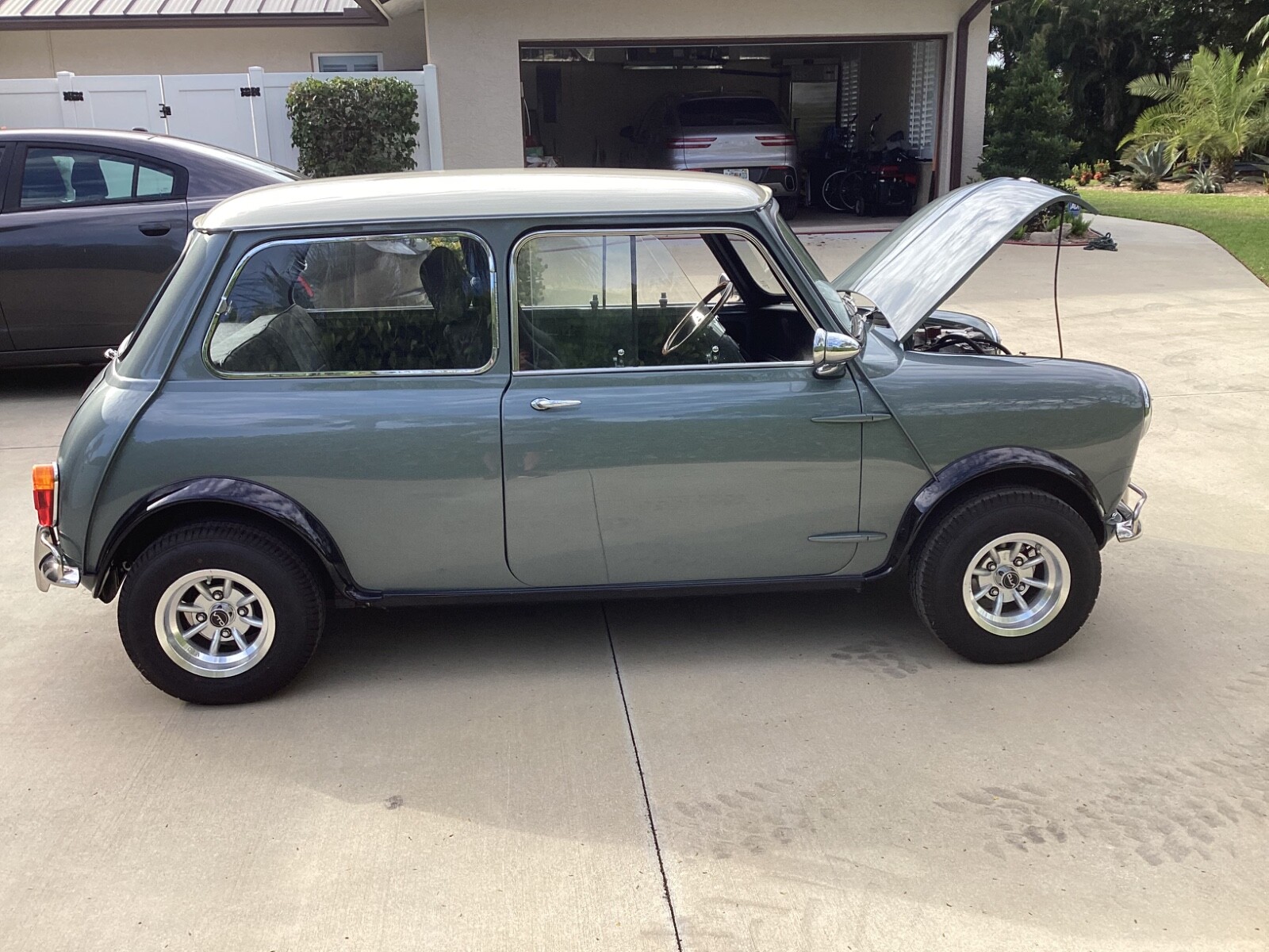 Austin-Mini-1963-Coupe-10