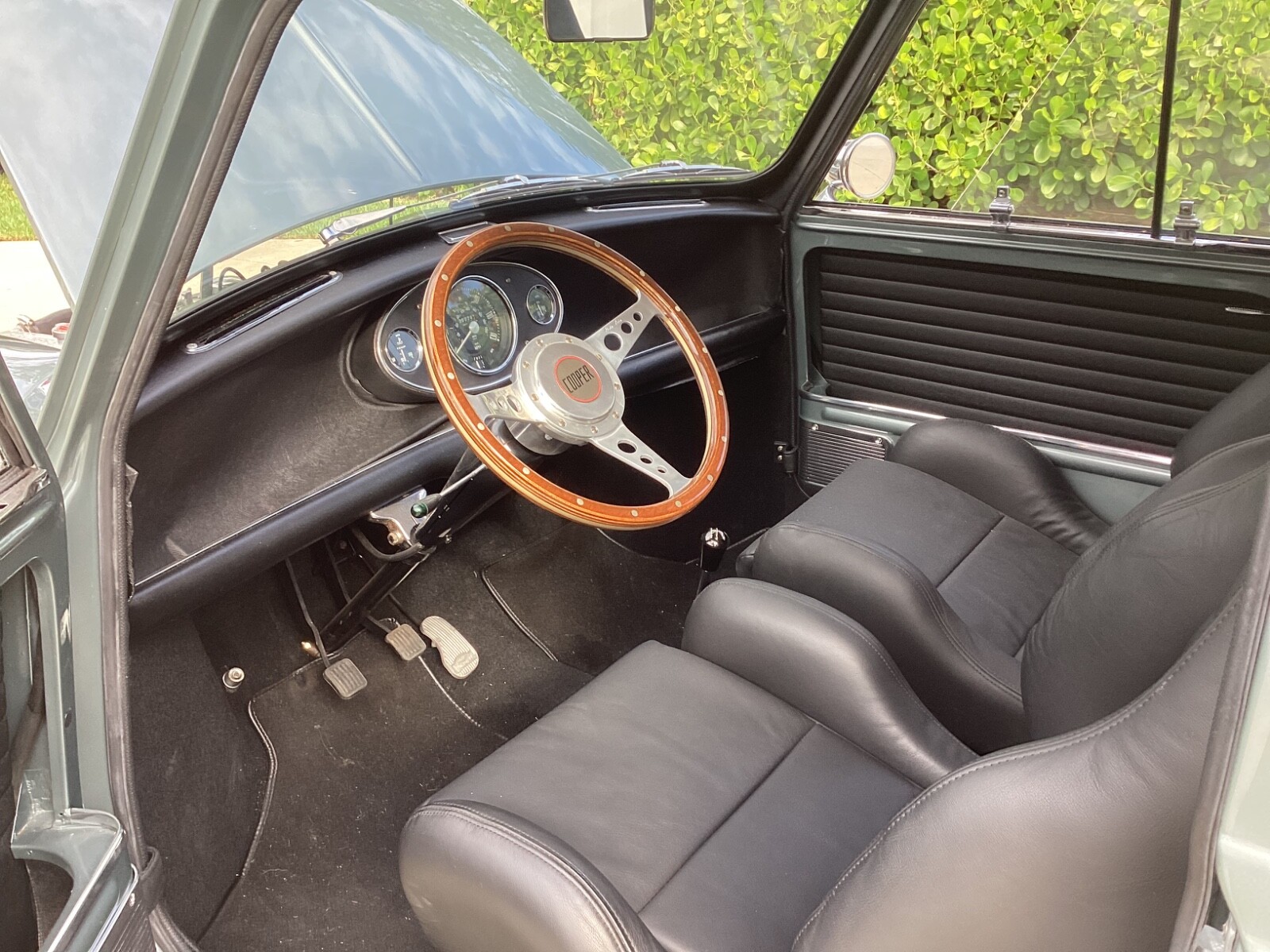 Austin-Mini-1963-Coupe-15