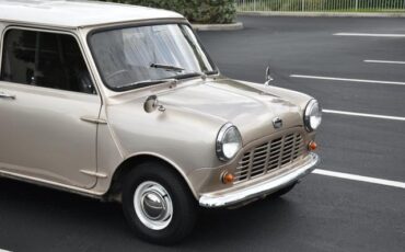 Austin-Mini-1967-Van-10