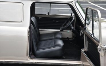 Austin-Mini-1967-Van-13