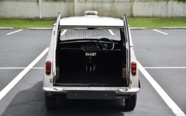 Austin-Mini-1967-Van-16