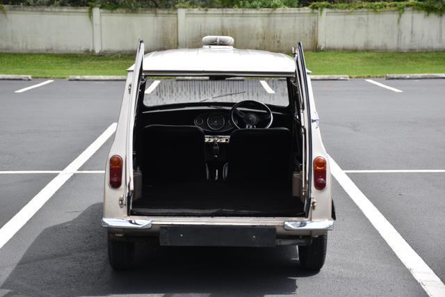 Austin-Mini-1967-Van-16