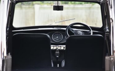 Austin-Mini-1967-Van-17