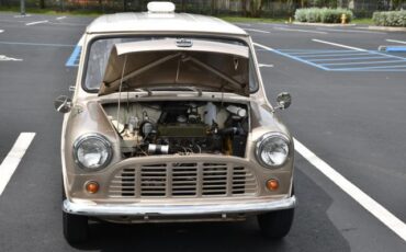 Austin-Mini-1967-Van-19